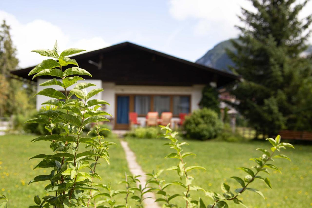 Forellenhof Appartements & Grossmutters Bungalow 로이타쉬 외부 사진