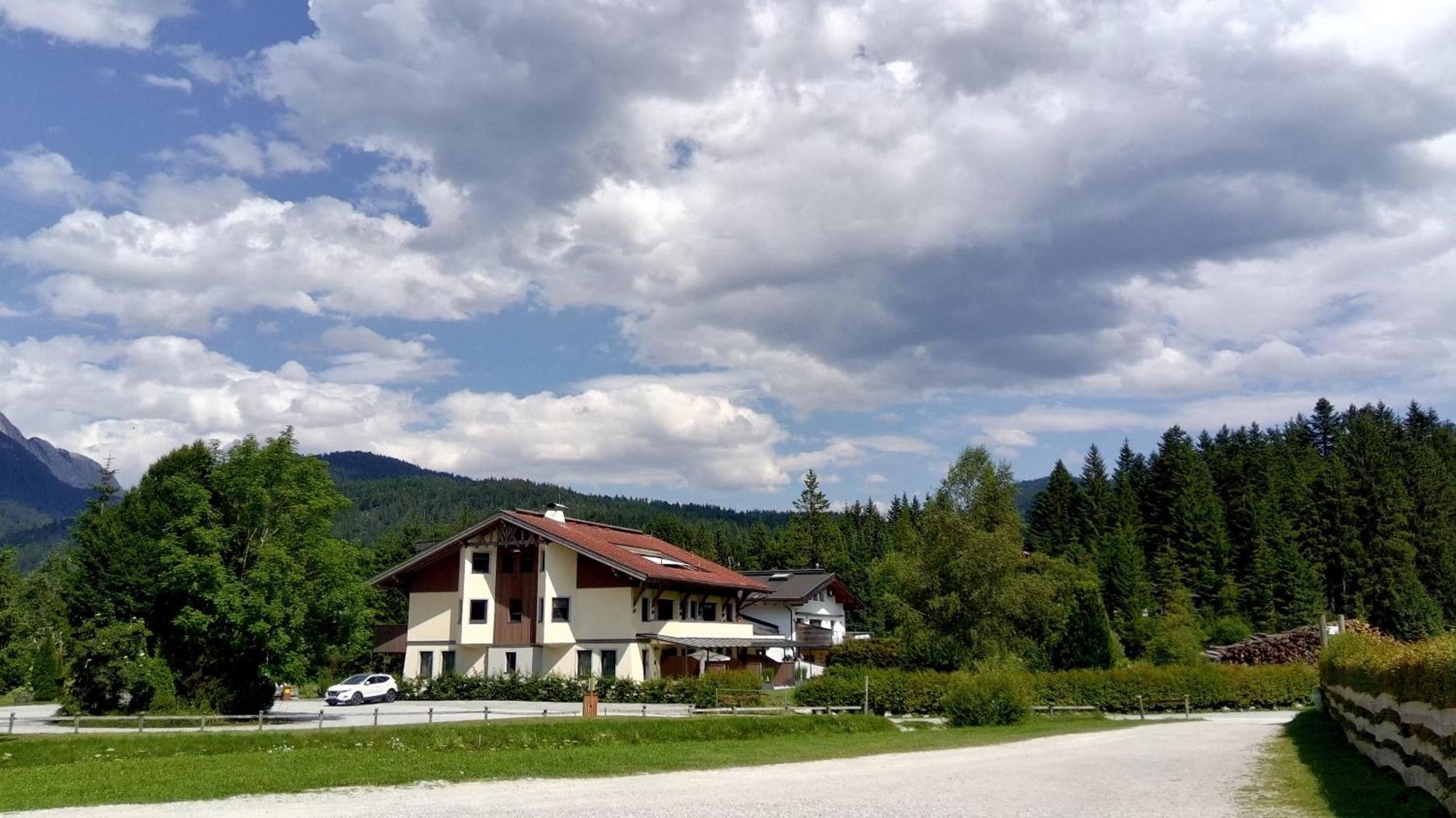 Forellenhof Appartements & Grossmutters Bungalow 로이타쉬 외부 사진